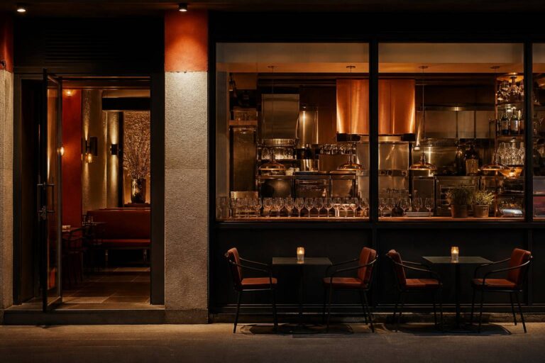 Mineurs et accès aux bars : quelles règles pour l&rsquo;entrée entre 18h et 2h, accompagnés ou non ?